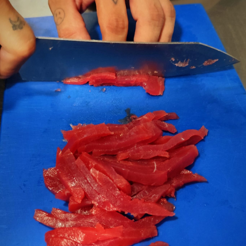 Atún crudo preparación